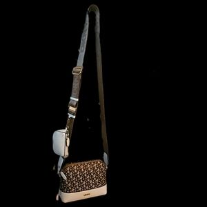 🎄 NWT DKNY Crossbody w/coin purse